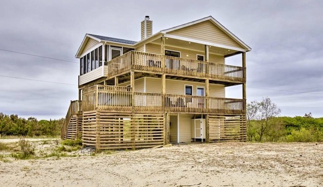 "Parked In The Sand"Corolla 4x4 beach house Ocean views and wild horses!