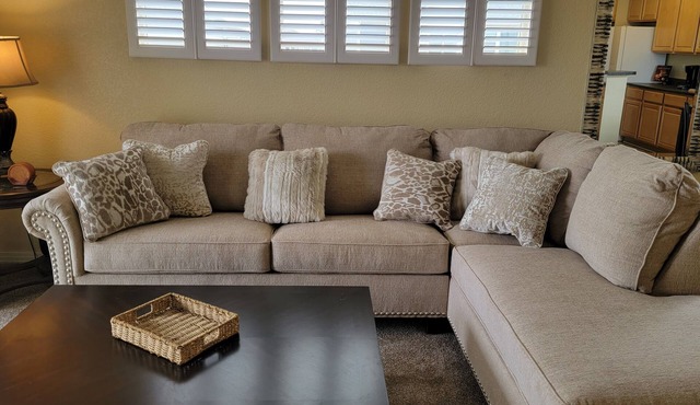 Parker Condo in Stonegate. Just bring your suitcase! Easy Highway Access!