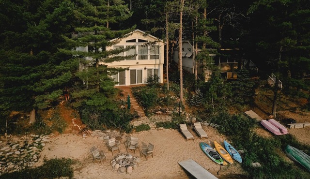 Parker Lake House with Outdoor Hot Tub with Lake View