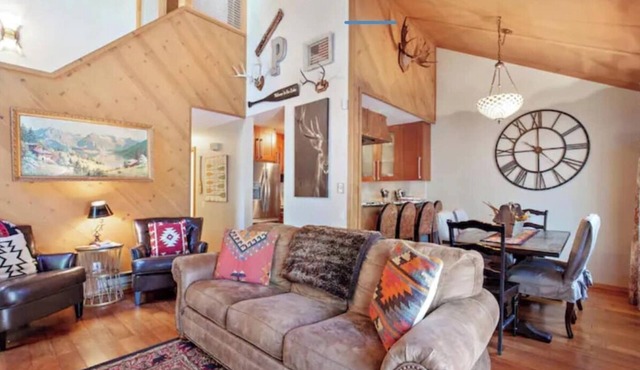 Parker's Peak Cabin w BBQ Grill & Community Pool