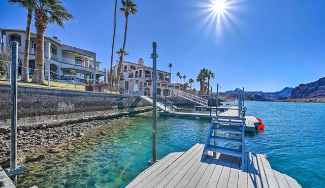 Parker Studio Nestled on the Colorado River!