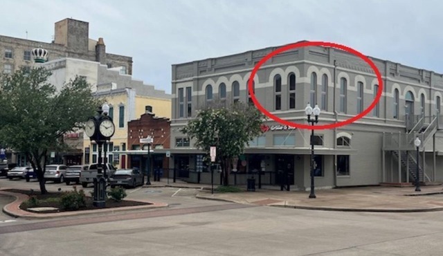 Parker101:Downtown Bryan on Main St, King Bed