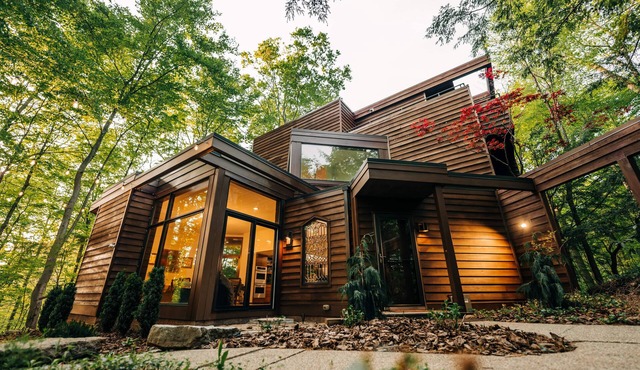 ParkerReserve l Mid-Century l Luxury & Nature l Wild Swimming l Hot Tub l Trails