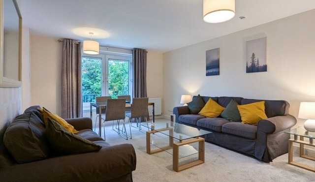 Parkgate 2 bed, private parking, Rosyth M90