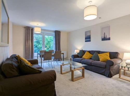 Parkgate 2 bed, private parking, Rosyth M90