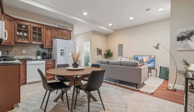 Parking | 1000 Sq Ft | King Beds | 15' Ceilings