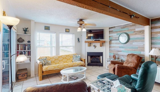 Parking for 3 plus Boat, Watercraft, Fenced Yard, Deck, Pet Friendly