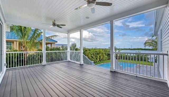 Parking, Heated Pool, Pet Friendly - Seagate House