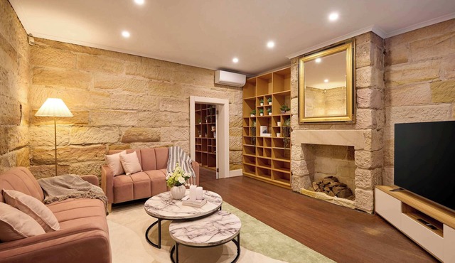 Parking on Cathedral St House | 5min to Finger Wharf & Royal Botanic