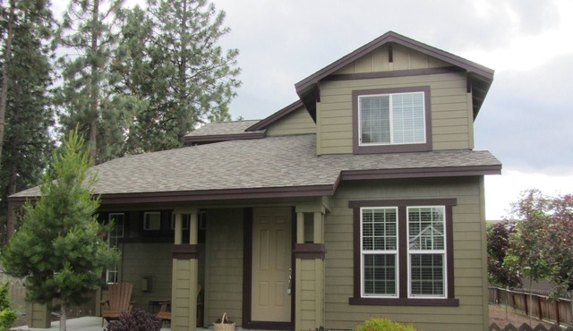 Parking Place Luxury. Westside best location. Sleeps 8 - 4 bedrooms