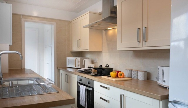 * Parking * Sleeps 5 *Fast Wi-Fi