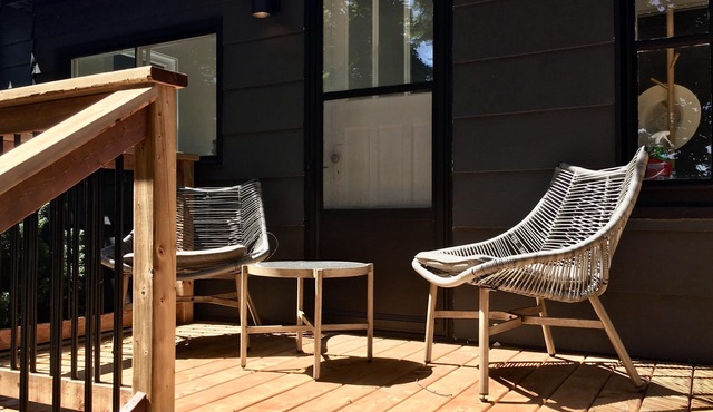 Parkman Pad: hot tub, wood stove by Montague breweries