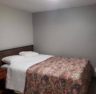 Parkrose Inn and Suites