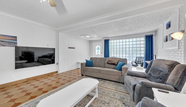 Parkside Flat #5 - Seacliff Beach Suites