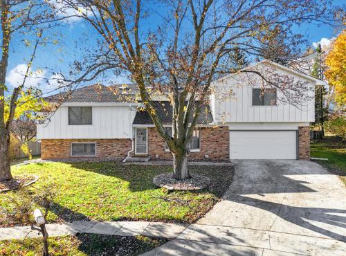 Parkside Getaway- Spacious Six Bedroom Home for Families & Friends