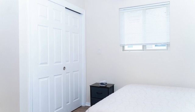 Parkside Green Haven Calm 4BR Home w Game Room, Office & Basketball Court