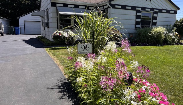 Parkside ranch on deadend street in North winton Village