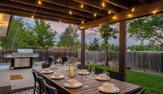 Parkside Retreat - NEW, HotTub, PoolTable & FirePit