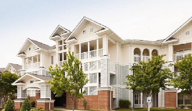 Parkside Williamsburg Resort -golf with friends or visit historic Williamsburg!