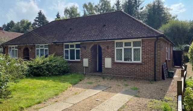 Parkstone - a bungalow in bisley