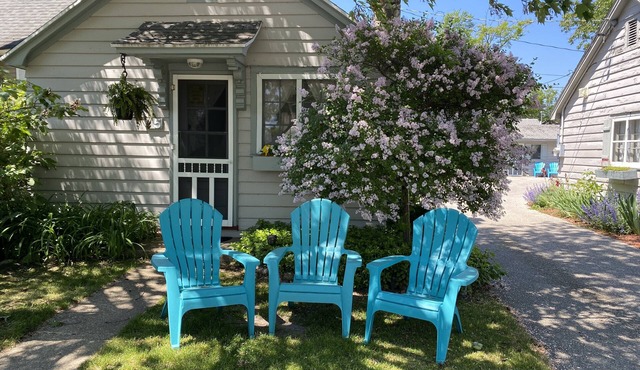 Parkview Cottage #5, 1/2 block from beach