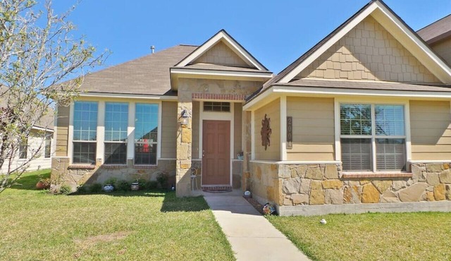 Parkview Cottage ~ Pet Friendly Oasis!