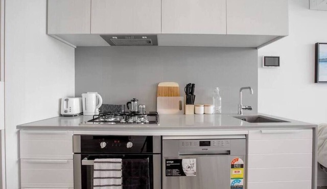 Parkville 2BR Apt/Zoo/Playground/Parks/Hospital