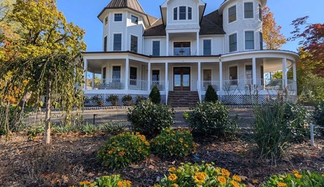Parkway House Goshen Bed & Breakfast
