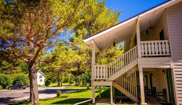 Parkwood Lodge - Door County