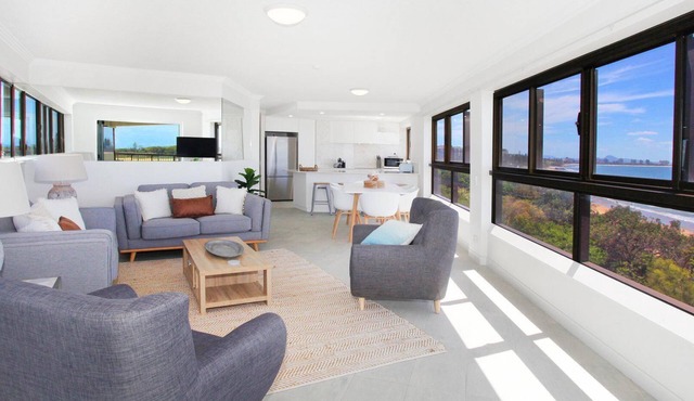 Parkyn Place 7 - Newly Refurbished 3 Bedroom Oceanfront Apartment w/FREE WIFI!