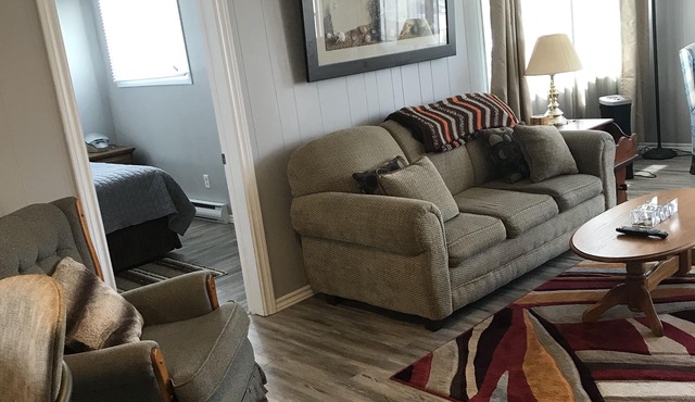 Parlee Beach Cottage for Rent. 3 Min Walk to Beach