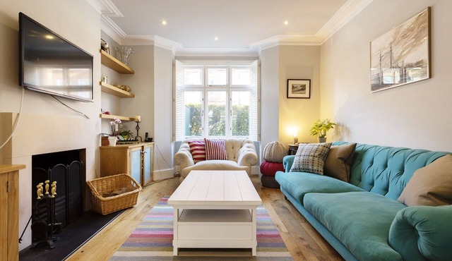 Parliament Hill Townhouse, by Veeve