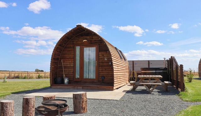 PARLIAMENT, pet friendly, character holiday cottage in Bridlington