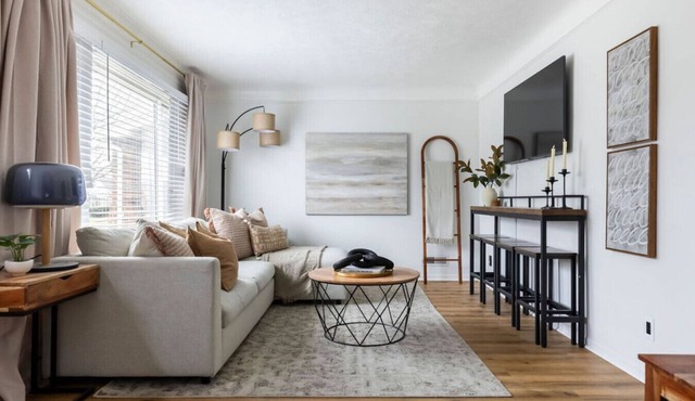 Parma Home w/Hot Tub and Arcade Room!