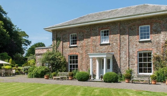 PARNACOTT, pet friendly, luxury holiday cottage in Holsworthy