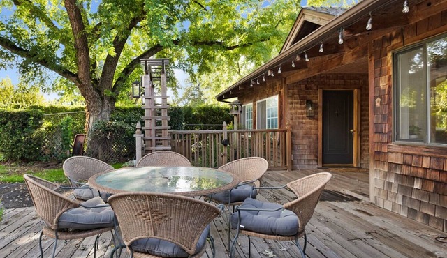 Parquet + Hex/Amazing Location/Great View!