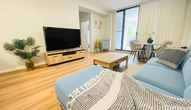 Parramatta 3Br Near Train Light Rail & Shop Center