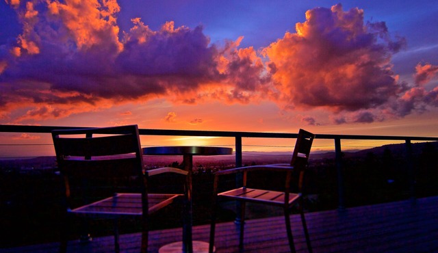 Parrett Mtn Estate: Hot Tub, Sauna, Cold Plunge, Fire Pit, Vine & Valley Views