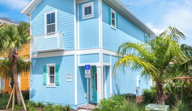 Parrot Bay Cottage with Private Hot Tub near Disney with Margaritaville Resort.