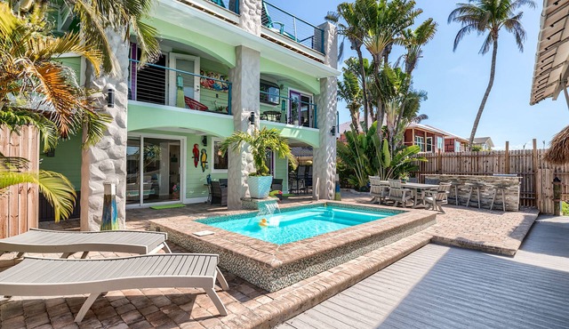 "ParrotEyes FMB" North Island Beauty! Pvt Heated Pool, TOTAL RENOVATION