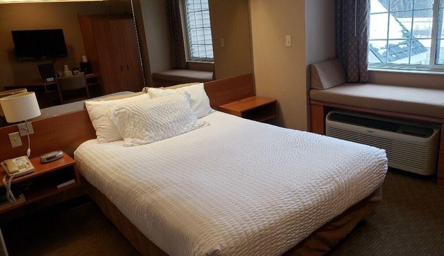 Parry Sound Inn & Suites