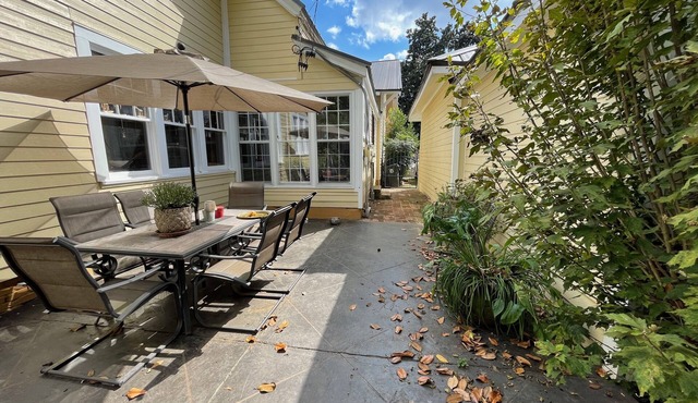 Parsons' Carriage House - Book Now !