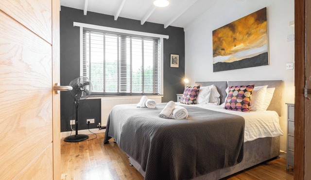 Parsons Pleck-6BD with Swimming Pool