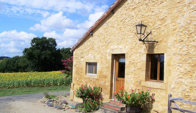 Part of a pretty Gascon farmhouse in stunning location