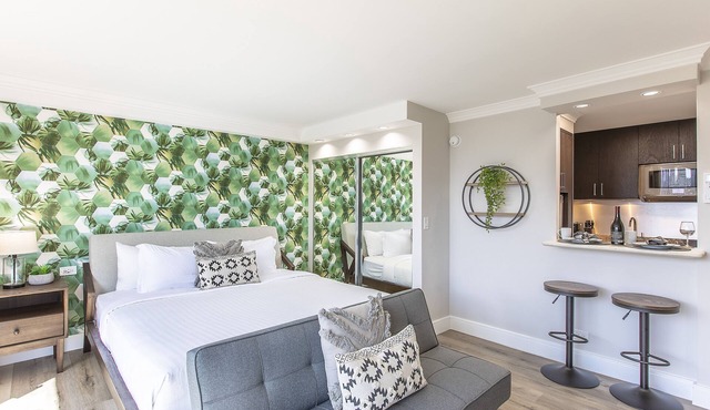 Partial Ocean King Studio with Kitchenette, AC, and Free WIFI!