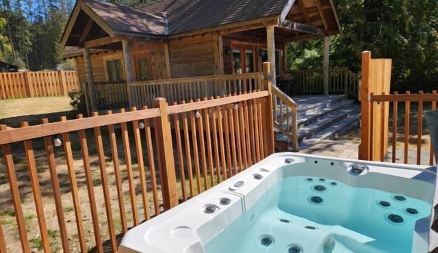 Partial View Cabin w/Hot Tub - 2 min walk to west-facing beach!
