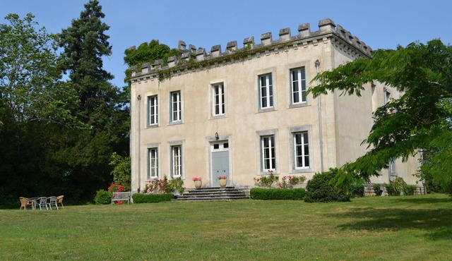 Partoucie castle with private pool