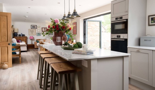 PARTRIDGE LODGE - A fabulous holiday home, sleeps 10, close to the Moors & Dales