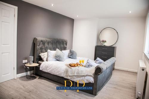 Parydise Presents The Knutton Escape -Beautiful & Spacious 3BR for Business & Family