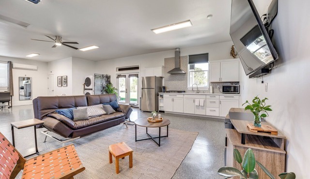 Pasco Studio Vacation Rental w/Private Patio!